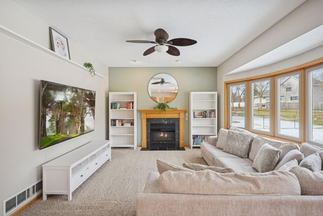 17532 82nd Avenue N, Maple Grove, MN 55311