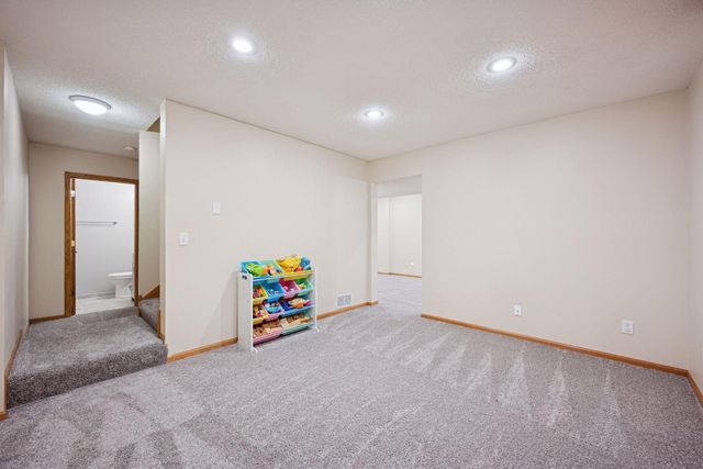 17532 82nd Avenue N, Maple Grove, MN 55311