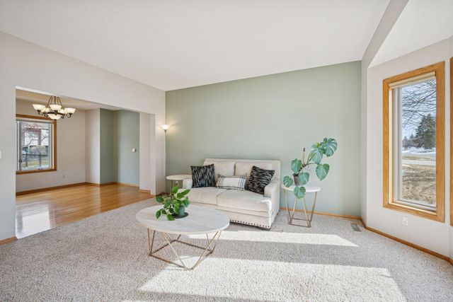 17532 82nd Avenue N, Maple Grove, MN 55311