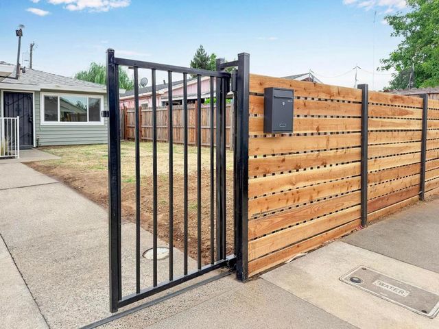 7804 37th, Sacramento, CA 95824