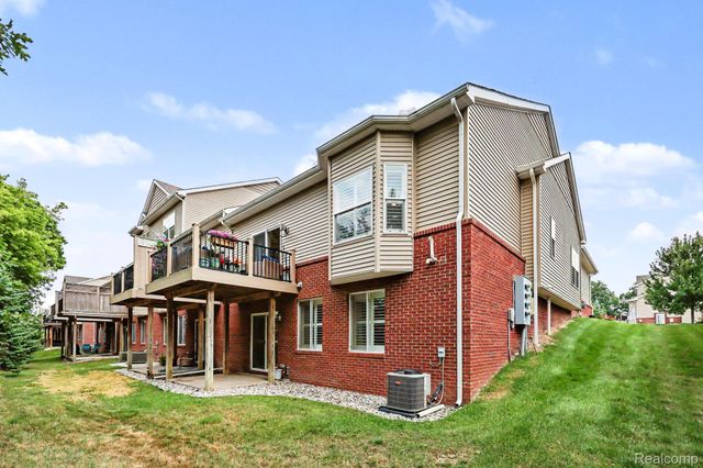 3045 Bridgewater Road 5, Auburn Hills, MI 48326