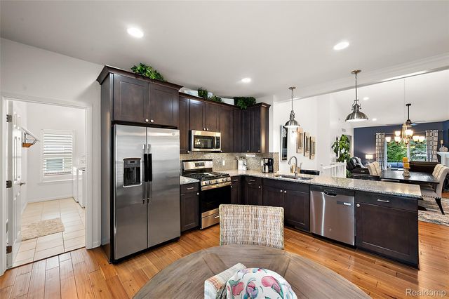 3045 Bridgewater Road 5, Auburn Hills, MI 48326