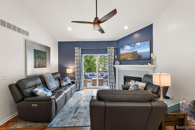 3045 Bridgewater Road 5, Auburn Hills, MI 48326