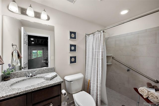 3045 Bridgewater Road 5, Auburn Hills, MI 48326
