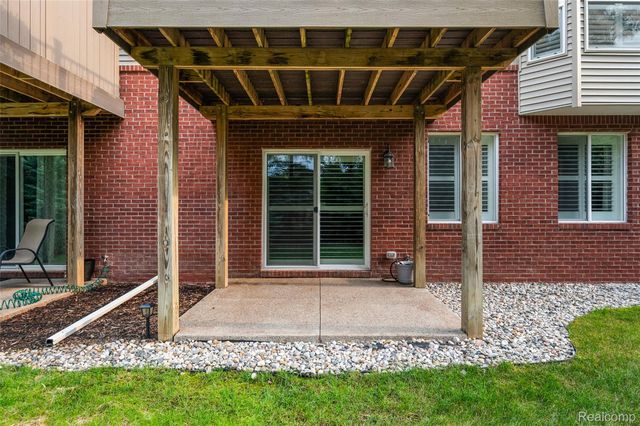 3045 Bridgewater Road 5, Auburn Hills, MI 48326