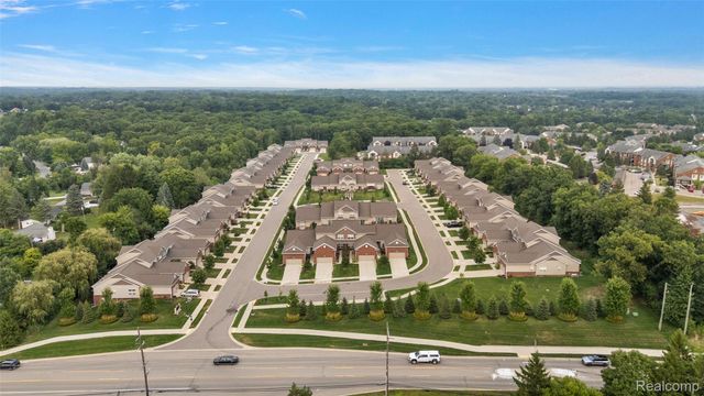 3045 Bridgewater Road 5, Auburn Hills, MI 48326