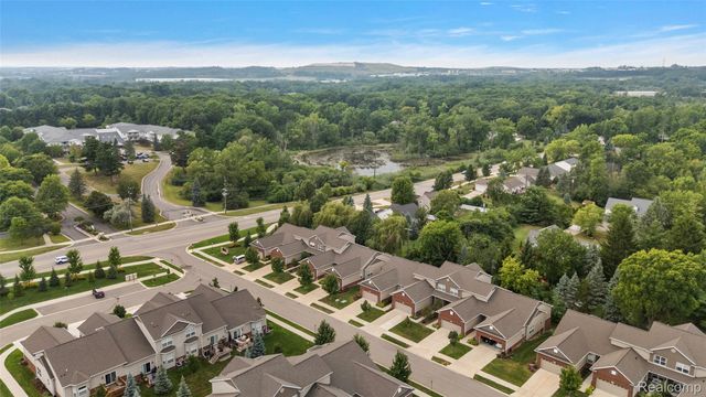 3045 Bridgewater Road 5, Auburn Hills, MI 48326