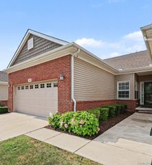 3045 Bridgewater Road 5, Auburn Hills, MI 48326