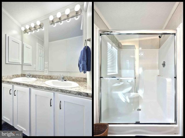 301 BLUE JAY DR, Red Lion, PA 17356