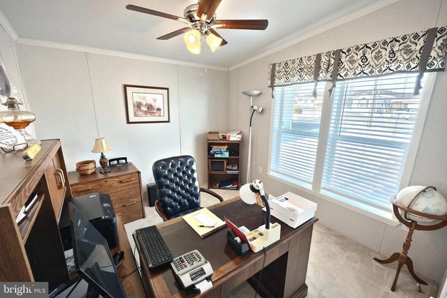 301 BLUE JAY DR, Red Lion, PA 17356