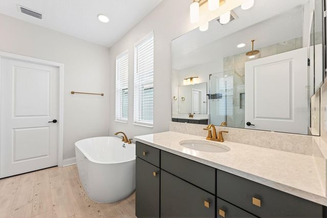 640 DOGFISH LANE, Debary, FL 32713