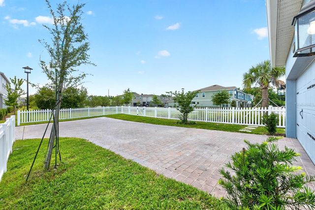 640 DOGFISH LANE, Debary, FL 32713