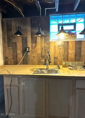 8115 Bancroft Avenue, Cleveland, OH 44105