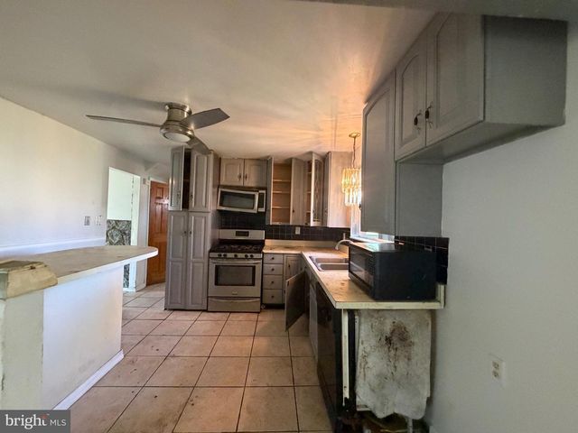 27 LANGDON RD, Burlington, NJ 08016