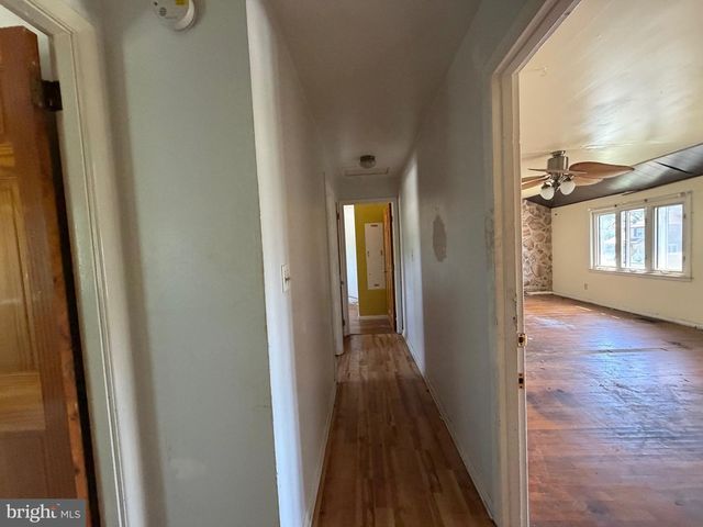 27 LANGDON RD, Burlington, NJ 08016