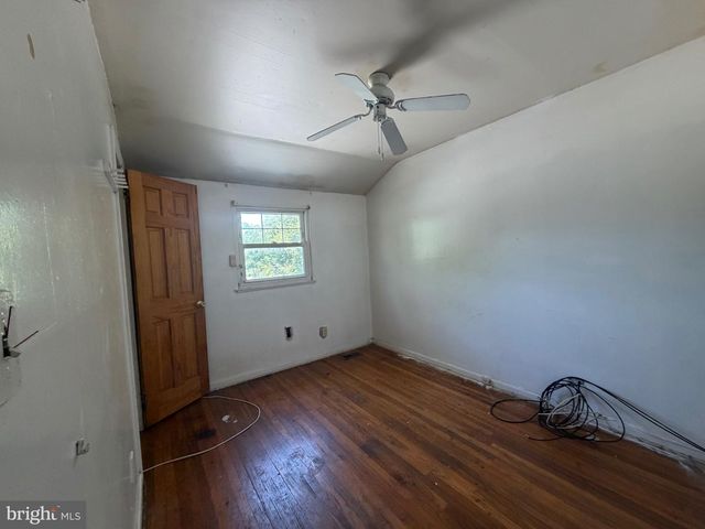 27 LANGDON RD, Burlington, NJ 08016