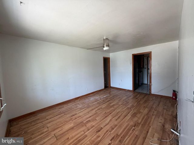 27 LANGDON RD, Burlington, NJ 08016