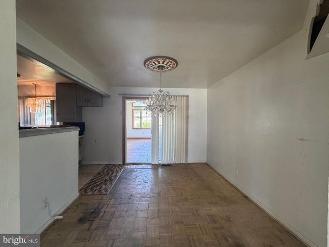 27 LANGDON RD, Burlington, NJ 08016