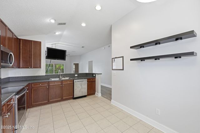 75085 MORNING GLEN Court, Yulee, FL 32097