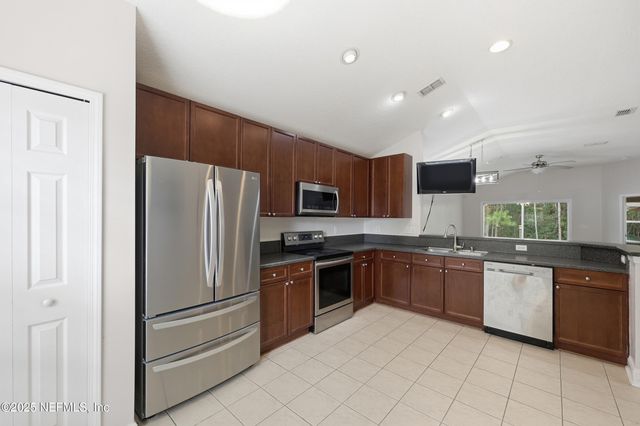 75085 MORNING GLEN Court, Yulee, FL 32097