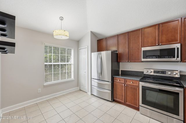 75085 MORNING GLEN Court, Yulee, FL 32097