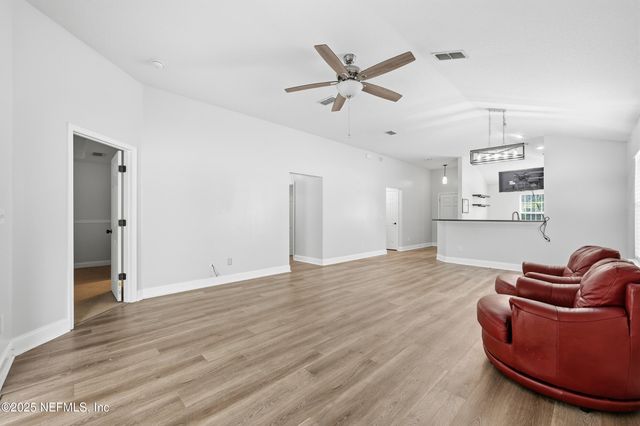 75085 MORNING GLEN Court, Yulee, FL 32097