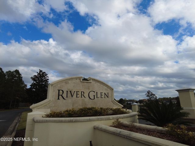 75085 MORNING GLEN Court, Yulee, FL 32097