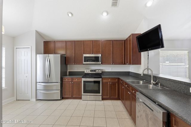 75085 MORNING GLEN Court, Yulee, FL 32097