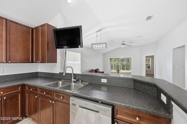 75085 MORNING GLEN Court, Yulee, FL 32097