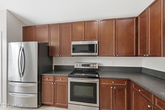 75085 MORNING GLEN Court, Yulee, FL 32097