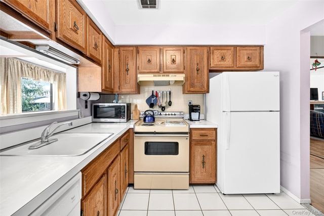 38 Richard Court, Pomona, NY 10970
