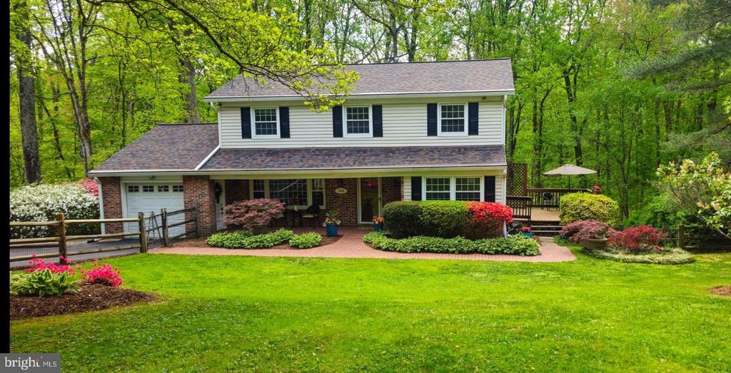Image 1 of property listing at 7946 HELMART DR, Laurel, MD 20723