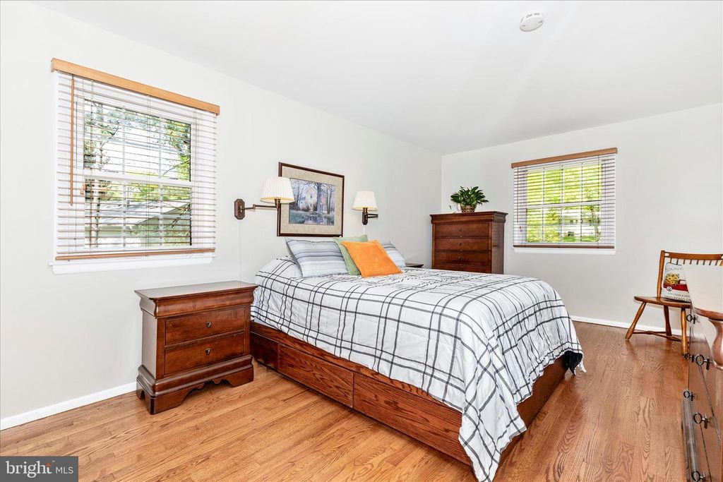 Image 25 of property listing at 7946 HELMART DR, Laurel, MD 20723