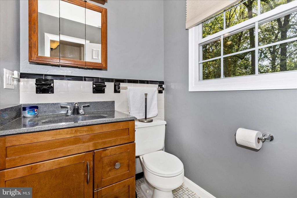 Image 27 of property listing at 7946 HELMART DR, Laurel, MD 20723