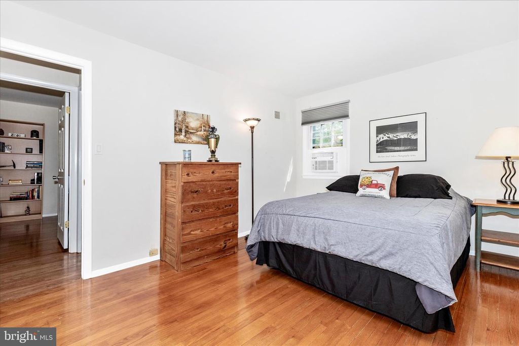 Image 28 of property listing at 7946 HELMART DR, Laurel, MD 20723