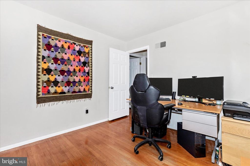 Image 32 of property listing at 7946 HELMART DR, Laurel, MD 20723