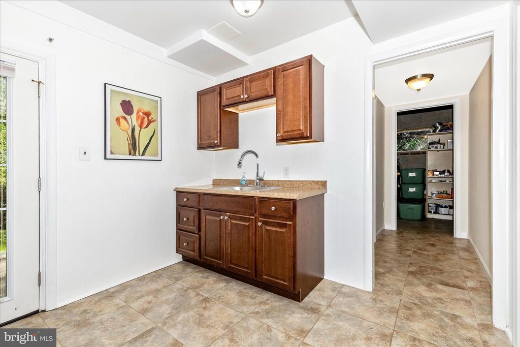 Image 38 of property listing at 7946 HELMART DR, Laurel, MD 20723