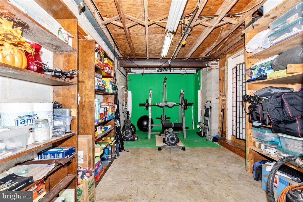 Image 41 of property listing at 7946 HELMART DR, Laurel, MD 20723