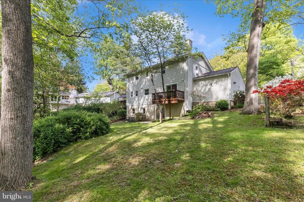 Image 43 of property listing at 7946 HELMART DR, Laurel, MD 20723