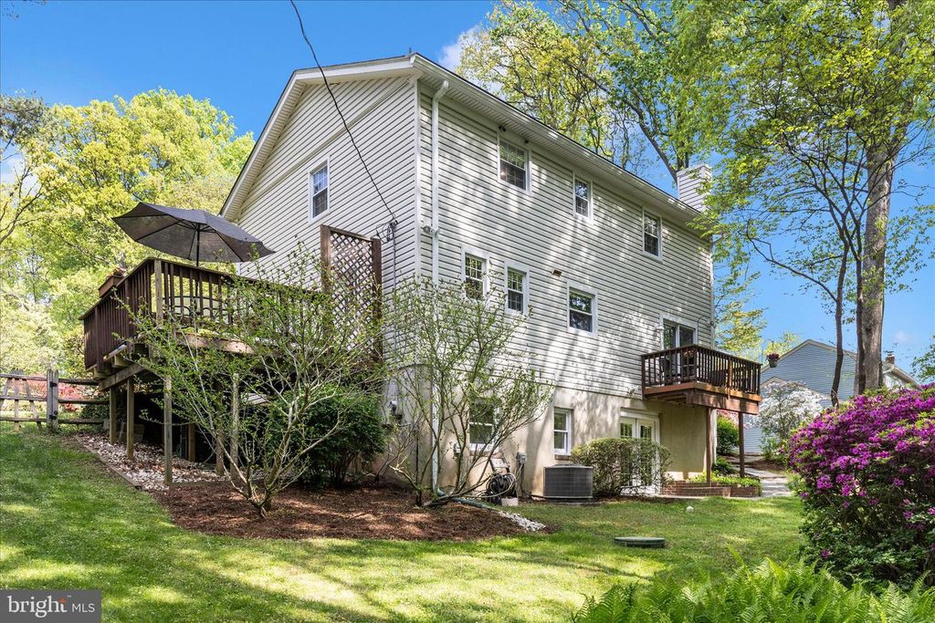 Image 44 of property listing at 7946 HELMART DR, Laurel, MD 20723