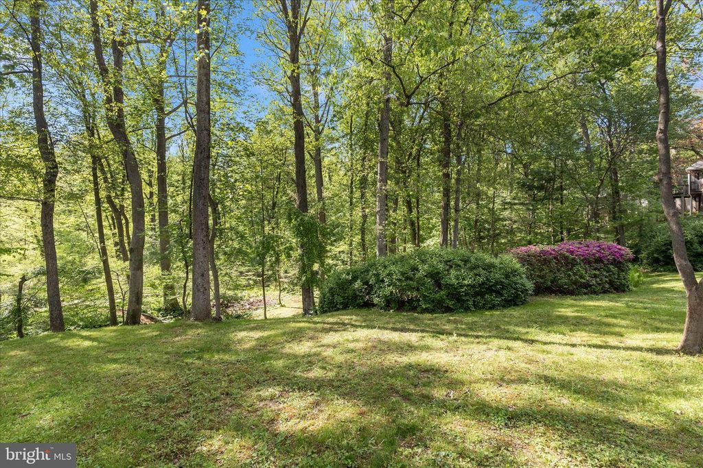 Image 45 of property listing at 7946 HELMART DR, Laurel, MD 20723