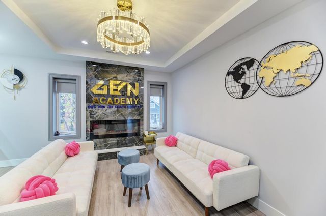 6845 W Addison Street, Chicago, IL 60634