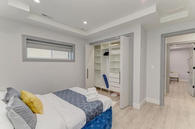 6845 W Addison Street, Chicago, IL 60634