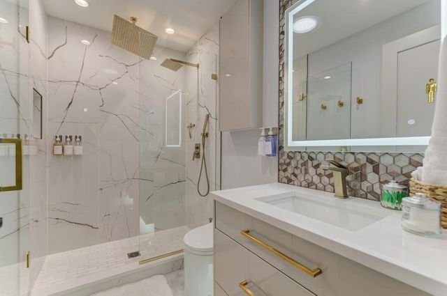 6845 W Addison Street, Chicago, IL 60634