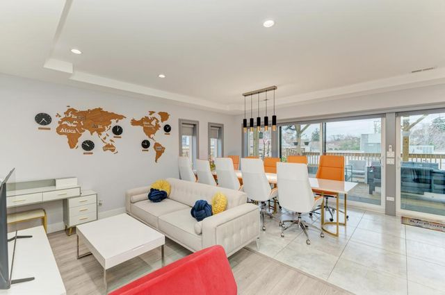 6845 W Addison Street, Chicago, IL 60634