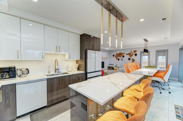 6845 W Addison Street, Chicago, IL 60634