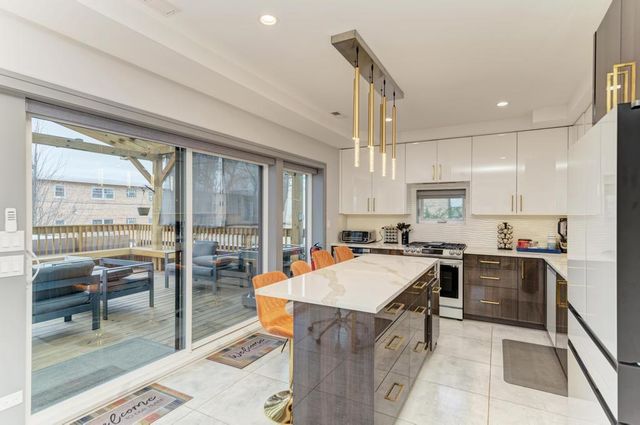 6845 W Addison Street, Chicago, IL 60634