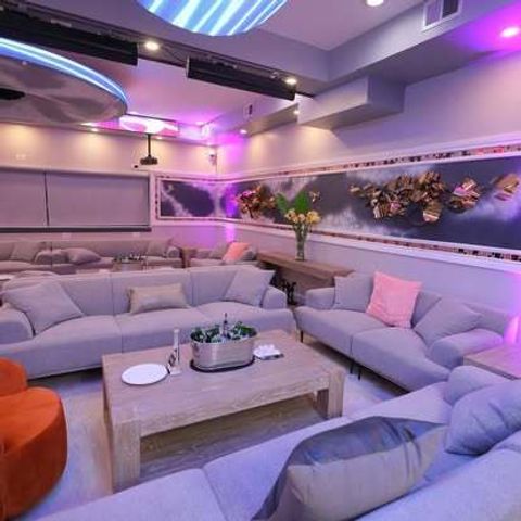 6845 W Addison Street, Chicago, IL 60634