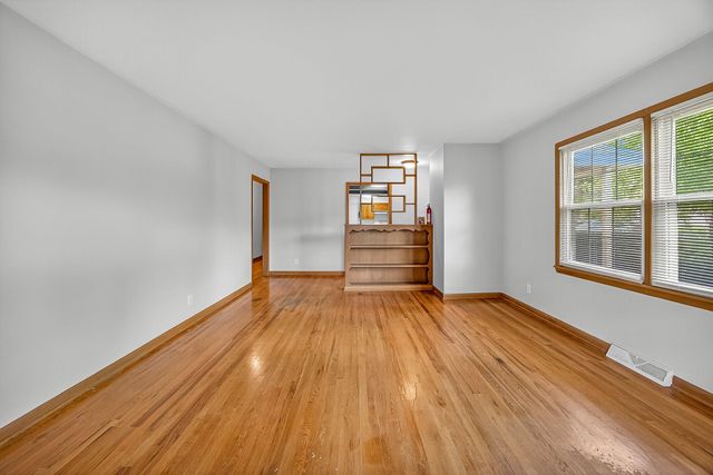 3244 E Gasconade Street, Springfield, MO 65804