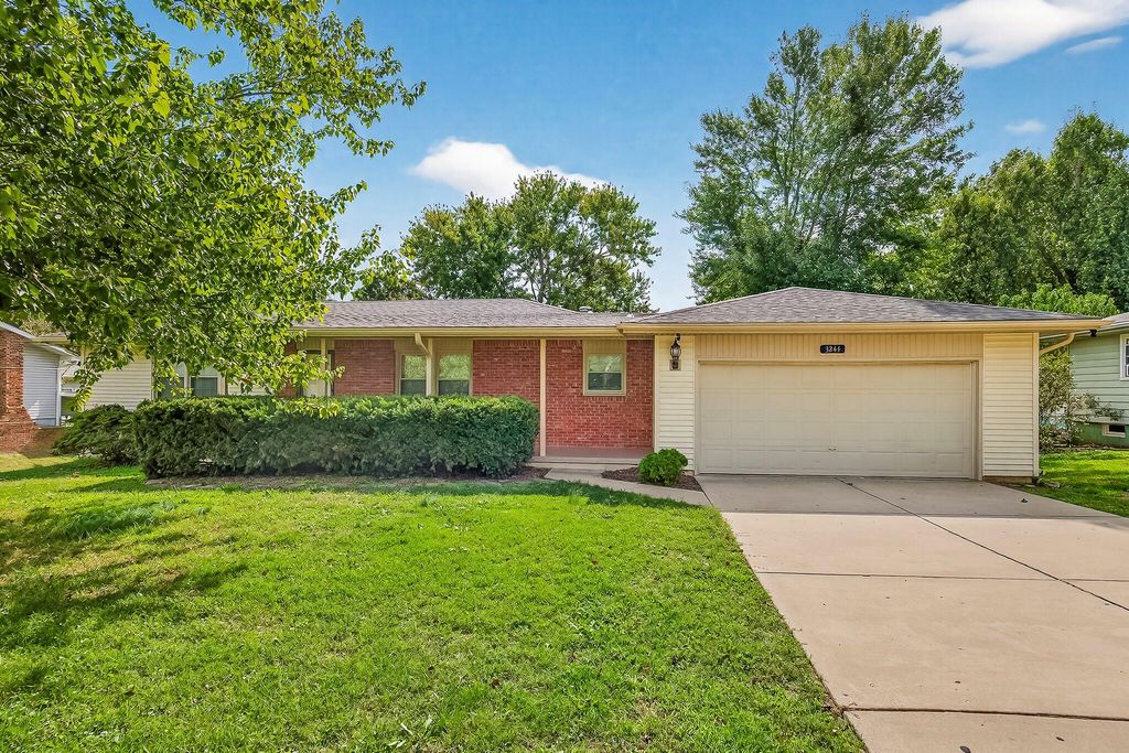 3244 E Gasconade Street, Springfield, MO 65804